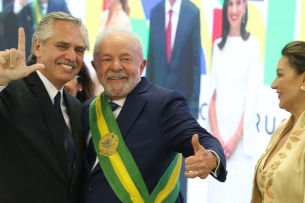 Lula vai estrear agenda internacional com viagem à Argentina