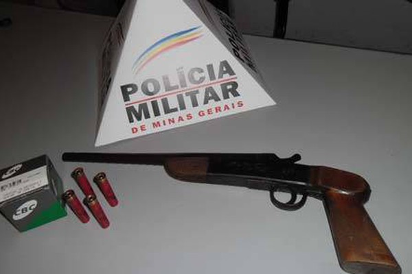 PM apreende garrucha ao registrar furto de queijos em Serra do Salitre
