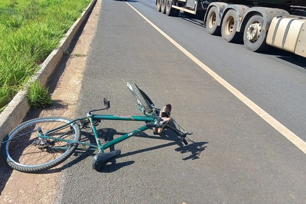 Jovem morre após ser atropelado por carreta na BR 146, perto de Brejo Bonito