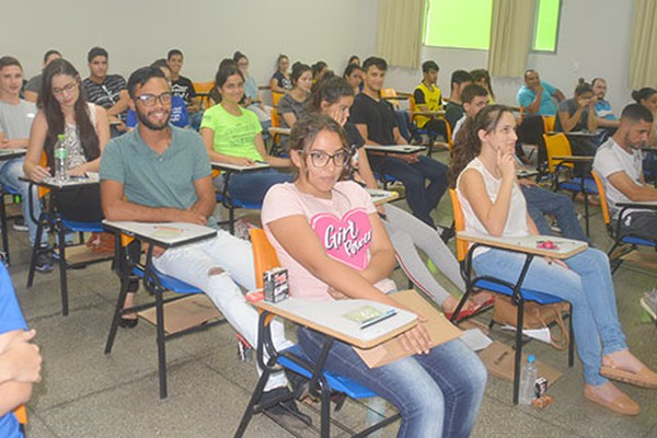 Patos de Minas tem domingo movimentado com a realização de dois vestibulares no mesmo dia