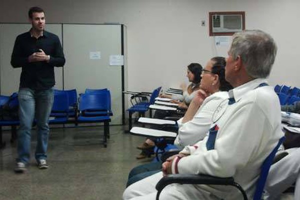 Com duas mortes por Gripe A, Patos de Minas treina profissionais de saúde