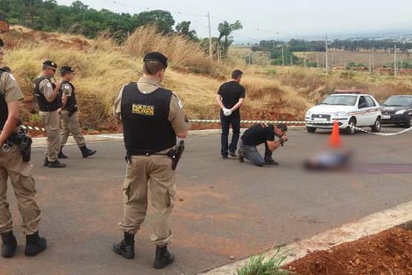 Homem é executado com tiros na cabeça em loteamento acima do Jardim Esperança