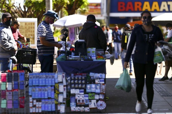 Inflação fica em 0,83% em maio, maior alta para o mês em 25 anos