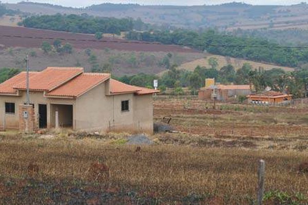 Prefeitura começa a notificar chacreamentos rurais irregulares em Patos de Minas