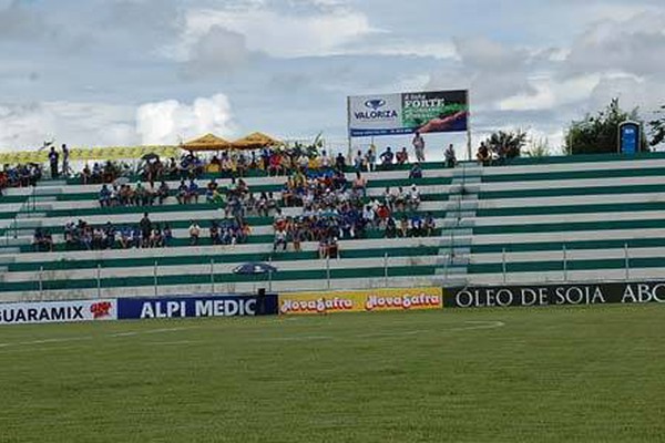 Mamoré e Cruzeiro levam milhares de torcedores ao Estádio Bernardo Rubinger