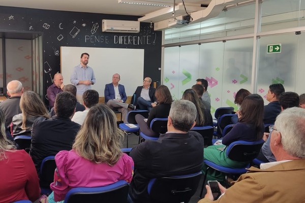 Sebrae promove encontro com lideranças para discutir economia e desenvolvimento em Patos de Minas