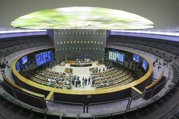 PEC da Transição é aprovada na Câmara dos Deputados