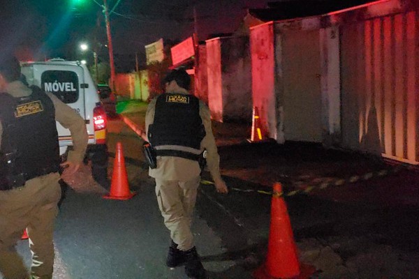 PM prende dois dos três suspeitos de abrirem fogo, ferir desafeto e matar idoso em Patos de Minas