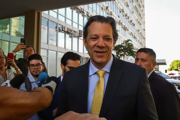 Haddad comemora aprovação da isenção do IR na Câmara: "Foi um golaço!"