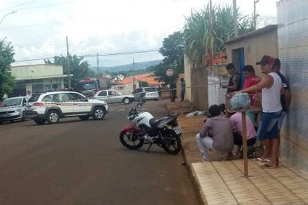 Homem é  atingido por disparos de arma de fogo em Lagoa Formosa. Polícia procura atirador