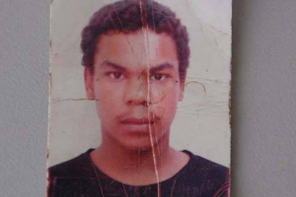 Família procura Jovem com problemas mentais que saiu de casa na última semana