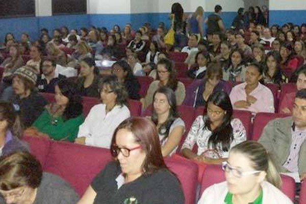 Alunos de Psicologia da FPM participam de palestra com Promotor de Justiça