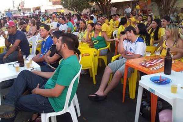 Jogadores do Brasil decepcionam, são goleados por 7 a 1 e torcida chora