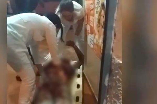 Vídeo mostra homem baleado em São Gotardo caindo da maca durante resgate 