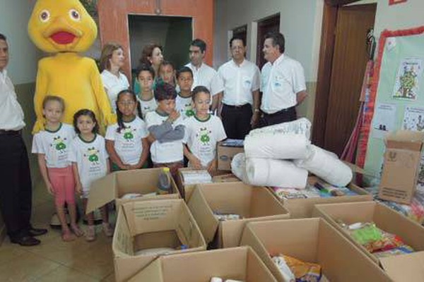 Produtos arrecadados pela Coopatos no Dia C beneficiam entidades assistenciais