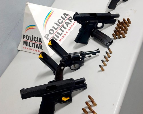 Empresário é preso em flagrante no Centro de Patos de Minas com 4 armas de fogo e diversas munições