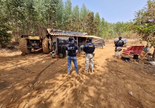 Representante de carvoaria assina TAC após resgate de 2 trabalhadores, em Guimarânia