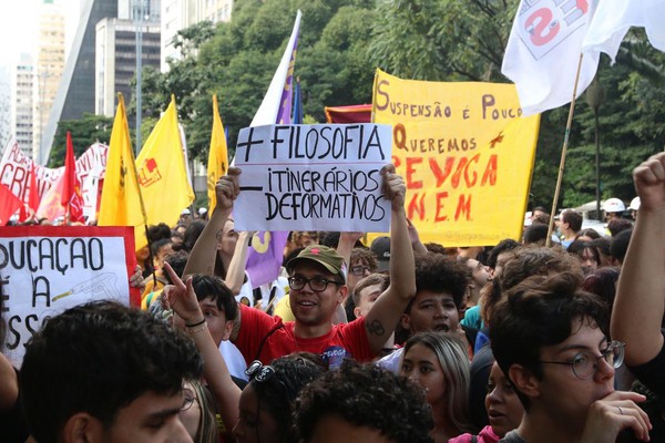 Dia do estudante é marcado por mobilizações em todo o país