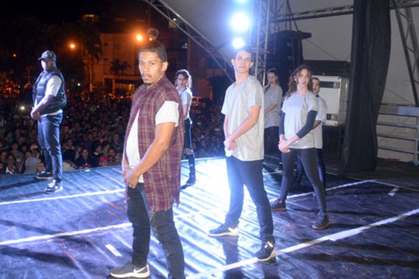 Fenapraça 2018 chega ao fim com festival de dança, música boa e bastante frio em Patos de Minas