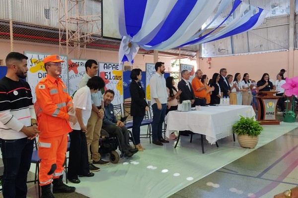 Em manhã festiva, APAE comemora 51 anos transformando vidas em Patos de Minas