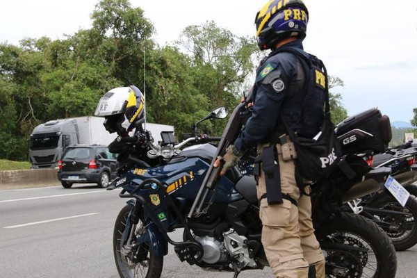 PRF reforça efetivo para feriado prolongado de Tiradentes