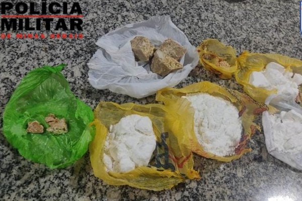 PM Rodoviária para veículo com casal e criança de 3 anos na MG 235 e apreende crack e cocaína