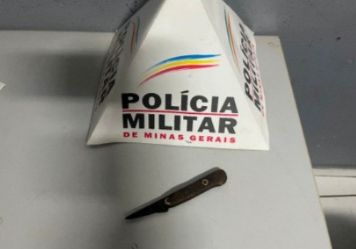 Ao ser advertido sobre mendicância, homem ameaça com faca diretor da Rodoviária e acaba preso