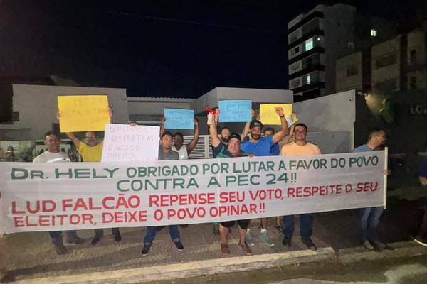 Servidores fazem manifestações contra a PEC que retira o direito do povo decidir sobre a privatização da Copasa