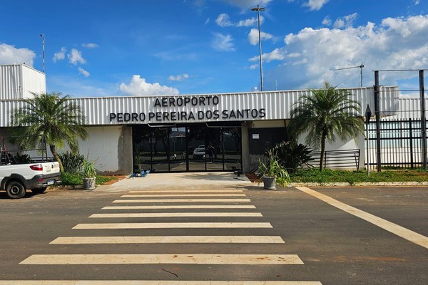 Pai e filho acabam na delegacia após invadirem área restrita do Aeroporto de Patos de Minas e ofender segurança