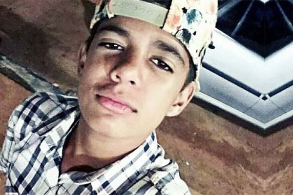 Garoto que estava em carro no grave acidente com ônibus universitário não resiste e morre