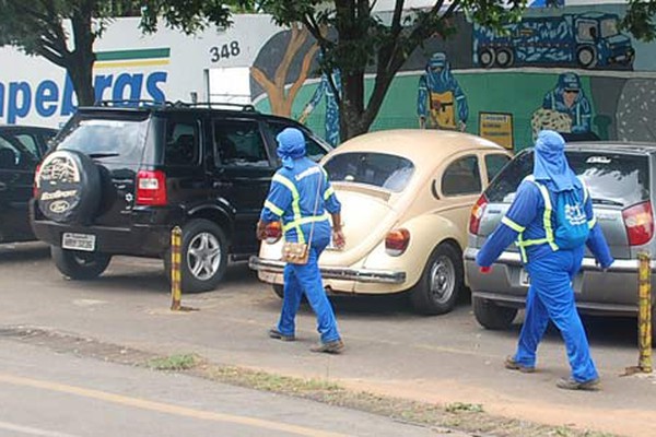 Limpebras dispensa funcionários e Patos de Minas pode começar 2016 sem coleta de lixo