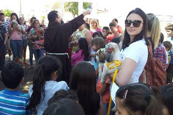 Dia de São Francisco é comemorado com celebração e benção aos animais