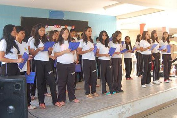 Belos espetáculos e respeito marcam Mostra Cívico Cultural de escola municipal 