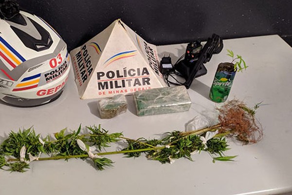 Gepmor encontra drogas, rádio, simulacro de arma e leva dois para a delegacia em Patos de Minas