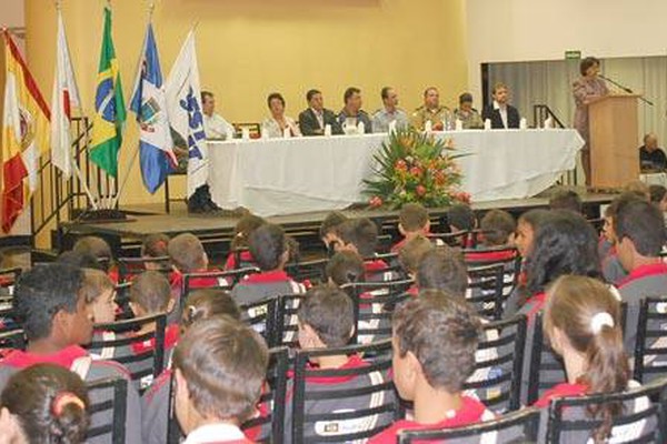 Corpo de Bombeiros forma 86 crianças no Projeto Bombeiro Mirim