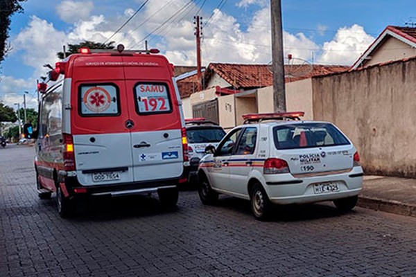 Mulher ameaça atear fogo no próprio corpo e mobiliza policiais e profissionais do Samu em Patos de Minas