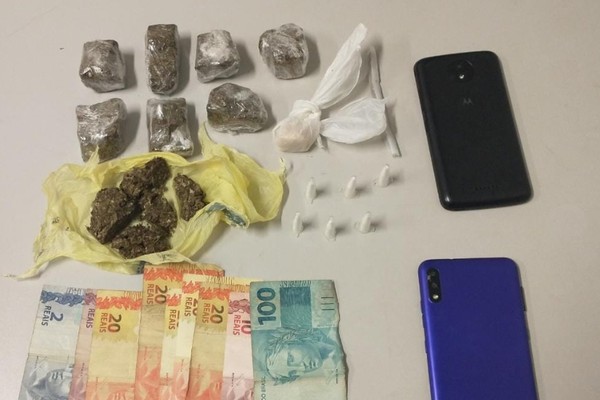 Passageiros de veículos são presos pela PM Rodoviária com crack, maconha e cocaína, em Patos de Minas