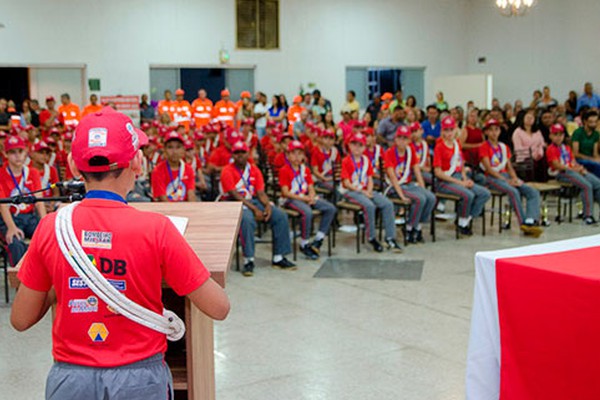 Bombeiro Mirim forma mais uma turma e já passa de mil o número de crianças atendidas