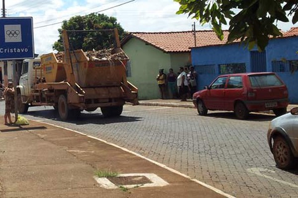 Moradores da avenida Brasília reclamam de trânsito pesado e do desrespeito dos motoristas