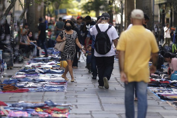 Mais de 50% da população quer julgamentos por mortes de covid-19