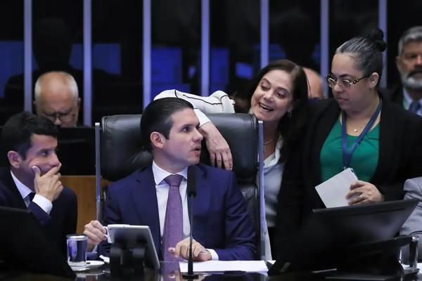 Câmara aprova urgência para isenção do IR de quem ganha até R$ 5 mil