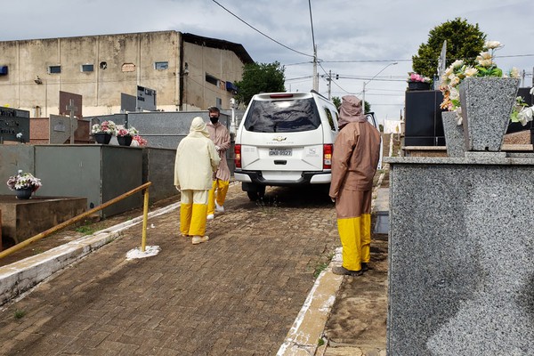 Mortes por Covid-19 sobem para 185 em Patos de Minas e hospitais continuam superlotados