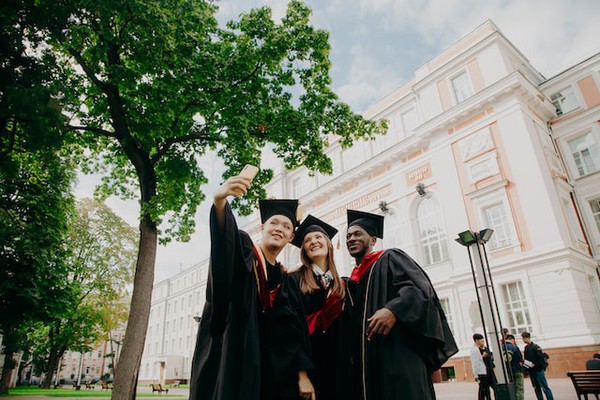 As melhores faculdades de EAD para investir em 2023