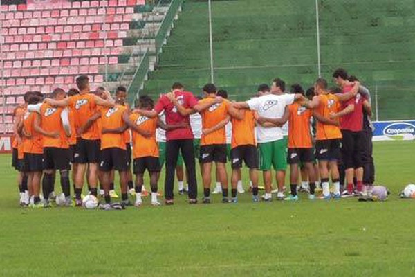 Mamoré enfrenta o Montes Claros nesta noite para garantir a liderança