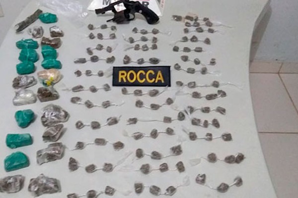 Jovem é preso com grande quantidade de maconha e uma arma de fogo em Guarda dos Ferreiros