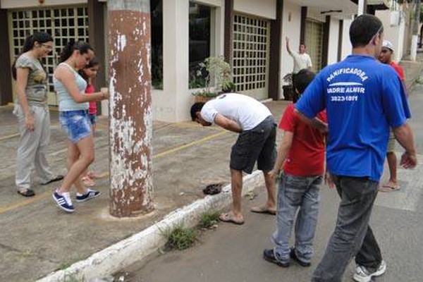 Pombo bate na rede de alta tensão e causa curto circuito na Padre Almir