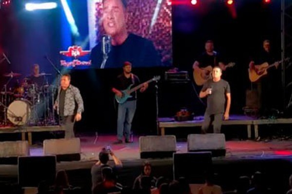 Diogo e Marcel sobem ao palco e lembram o sucesso “Patos de Minas que saudade de ti”; veja ao vivo