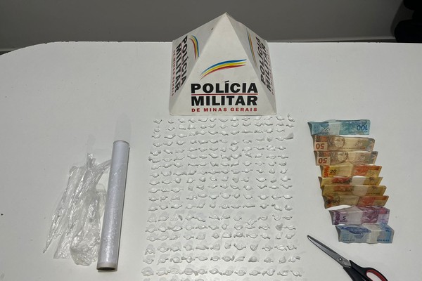 Adolescente é flagrado com mais de 250 porções de cocaína em Serra do Salitre