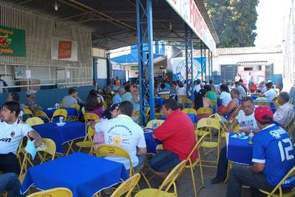 URT comemora 72 anos com festa para os torcedores no Estádio Zama Maciel