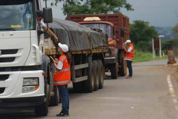 Empresa mede fluxo de veículos na BR 365 e região pode ganhar ferrovia